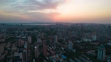 8k航拍延时南京城市晚霞视频的预览图